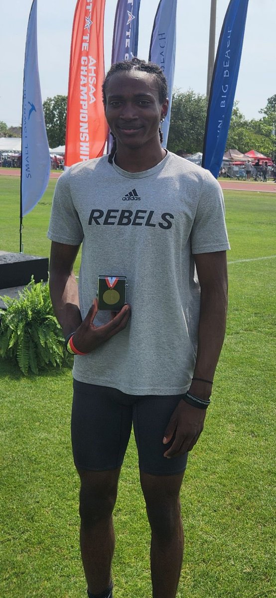 Congratulations, T-Mo for finishing 3rd in the state in the long jump and tying for 2nd in the high jump.