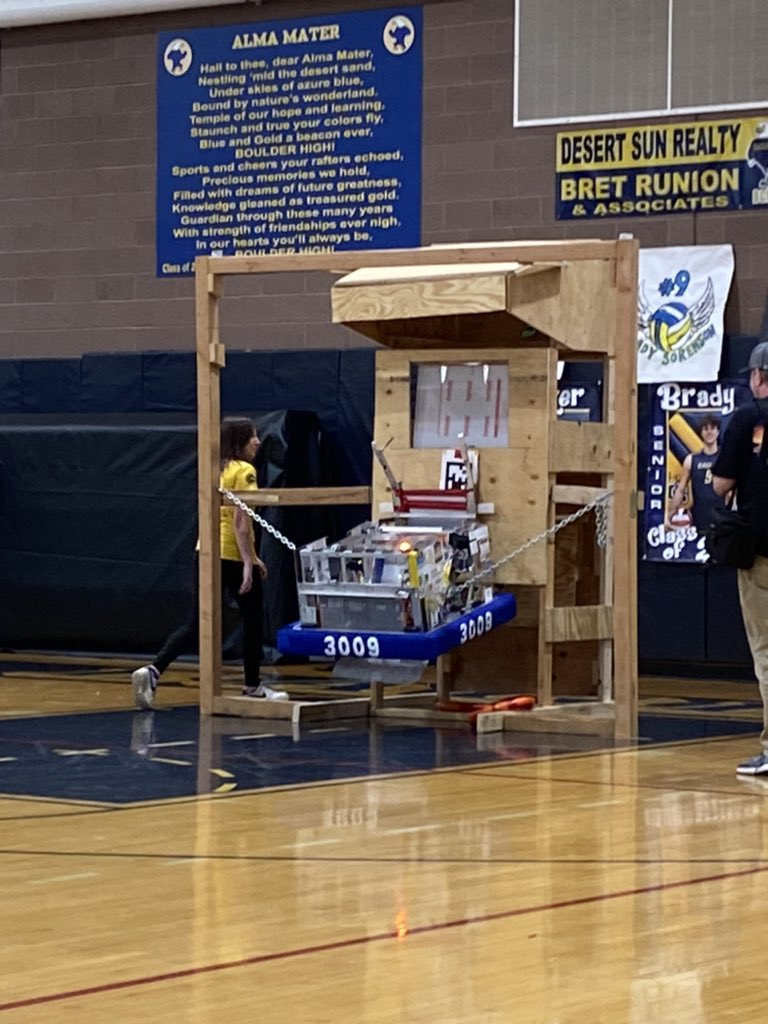 boulder_hs's tweet image. Celebrating our 1st place alliance robotics team at the Assembly!  #bchs41 #lastassembly