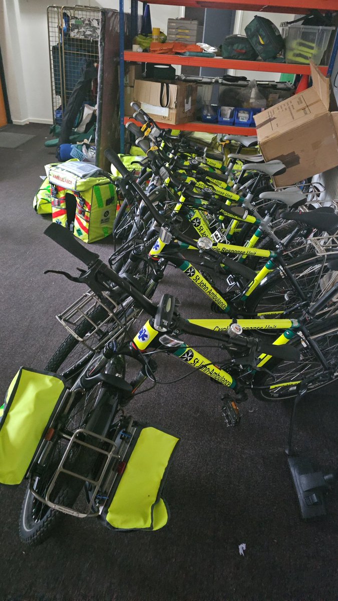 Continuing my @stjohnambulance #eventmanager presentation this evening helping @SJAWestCRU lead @jxckkgn check and load his team's bikes ready for Sunday 
#teamwork