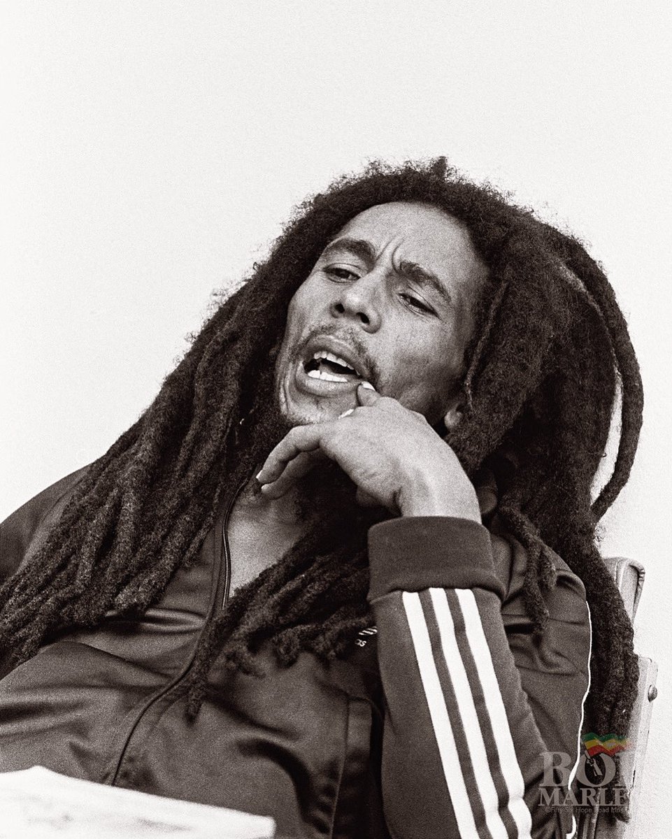 “I look at life like this—earth like this. Man have two purpose. One good, one bad. One positive, one negative. Like that television over there and all the things it can show, no benefit. But you can make things fi show a benefit, whatever you wanna make it for.” #BobMarley 📷