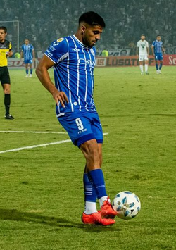 migoz7's tweet photo. Sería histórico, original y muy pintoresco, que el Sábado 18 de Mayo, por la 2da fecha de la @LigaAFA , los once jugadores de @ClubGodoyCruz salgan a la cancha a jugar con botines rojos. Se mueren los 🐸🐸🐸.
#botinesrojos @n_ulariaga https://t.co/Y9KYvF42Fs