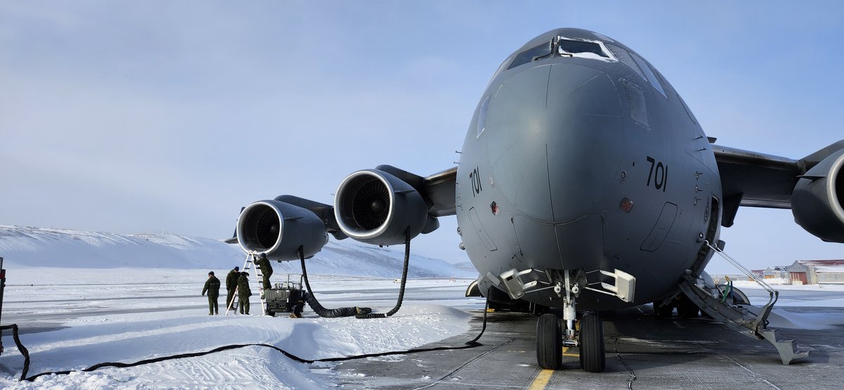The @RCAF_ARC’s #OpBOXTOP to resupply CFS Alert continues! As is true for all #RCAF operations, our aircraft technicians play a critical role in BOTXTOP’s success, as they keep our aircraft flying.
