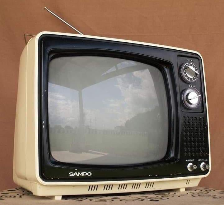 I remember taking the portable TV to the caravan and hooking it up with jump leads to the car 🤣 You that old too ? 😁