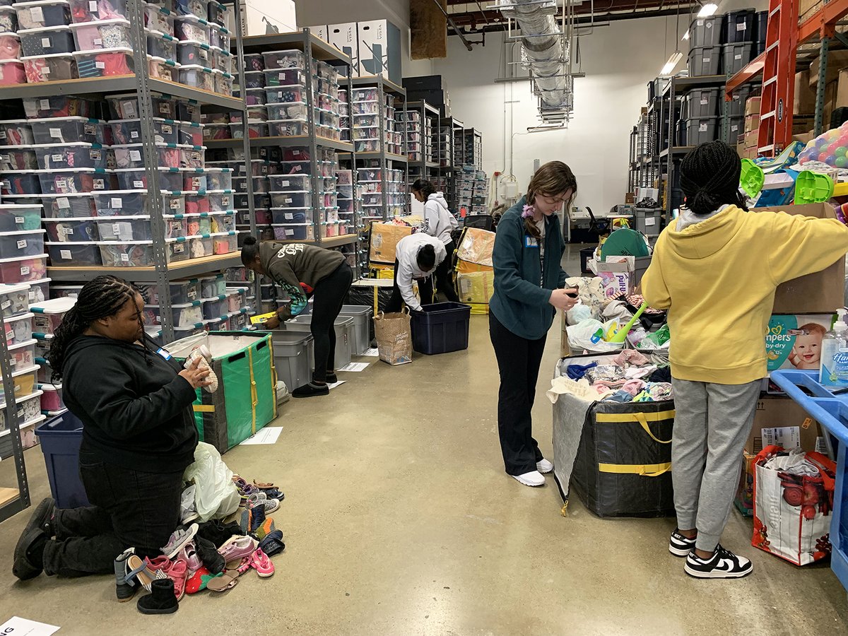 Keystone members took part in a @RoomtoGrow_org service project!💙 Members helped sort & prepare donations to distribute to families. Room to Grow combines 3 forms of family support: personalized parent coaching, free baby and toddler items & community resources. #WeAreDorchester