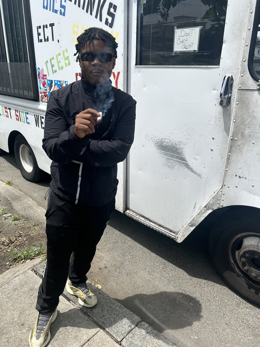 DIDDYNOBAGZ's tweet photo. the neighborhood villain 🧛🏿♂️ #FREEDA3 #EBGK https://t.co/ZIsBcq5sZr
