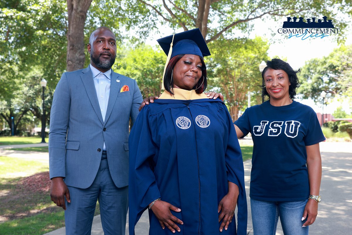 #JSUGrad24: From battling end-stage kidney disease to becoming a kidney transplant survivor, Erica Griffin's journey is nothing short of a miracle. Read about how Griffin made it to the commencement stage, proving anything is possible. 📰 | bit.ly/4bqE7Cd