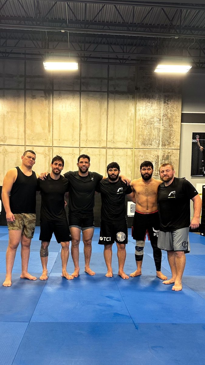 Treino pesado com os pesados!! Simbora!! 🥊♥️ @caradesapatojr @MarcusBuchecha