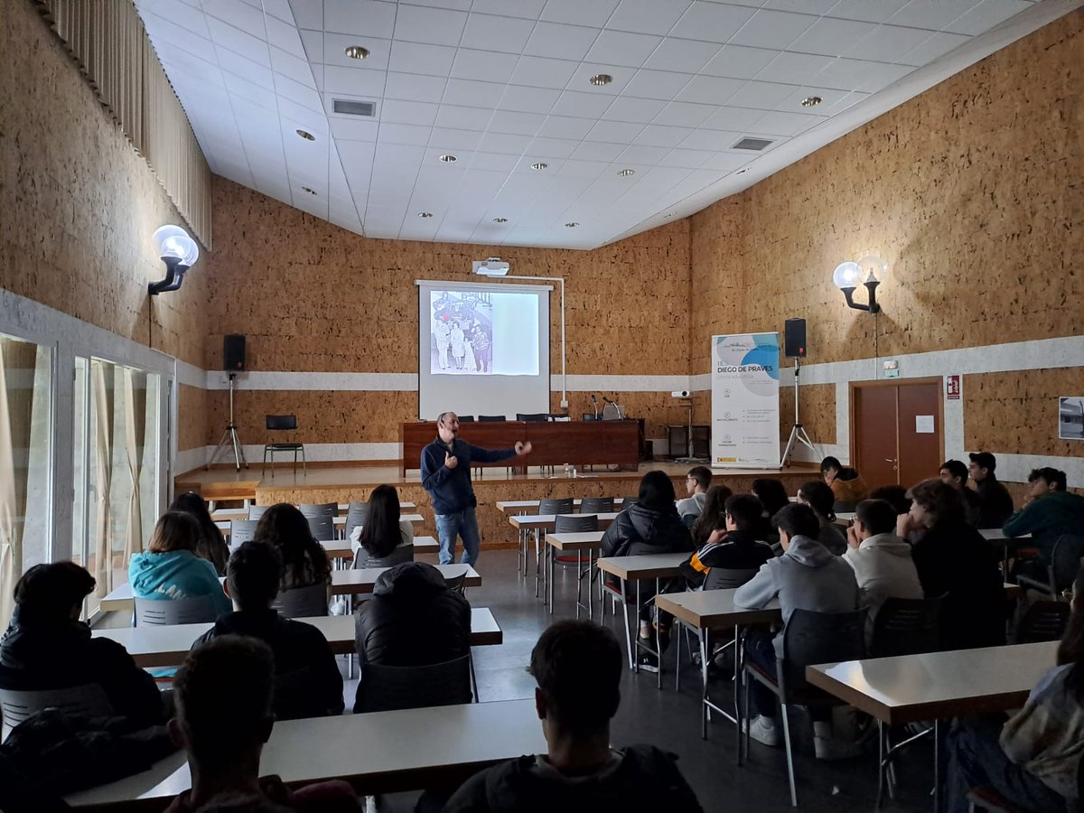 Los alumnos de bachillerato han recibido la visita de Jhonny de Irlanda. Nos ha hablado en inglés sobre la cultura del Reino Unido.