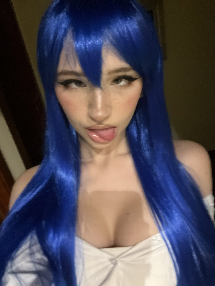 elizabeth tweet media