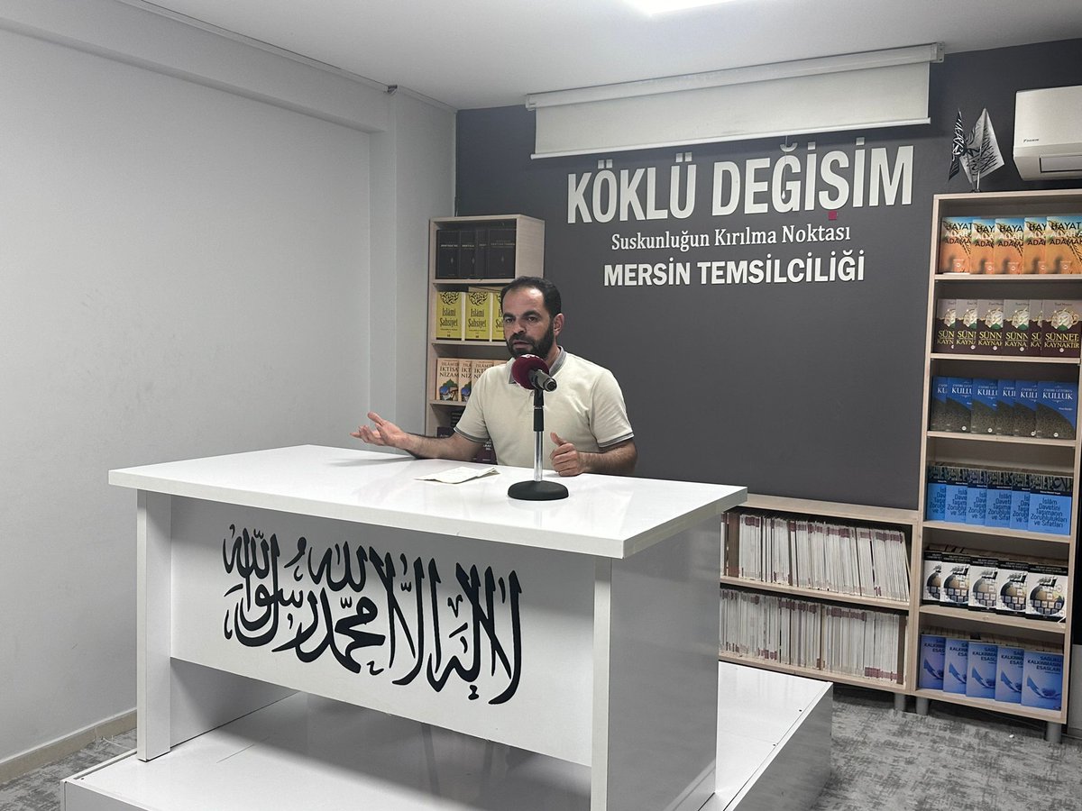 Köklü Değişim Mersin Temsilciliğimizde bu hafta ''CUMA SOHBETLERİ'' kapsamında Mikail Akpolat bizlere ''İslam Davasının Siyasi Kimliği ' başlıklı konusunu anlattı. Programımıza icabet eden kardeşlerimizden Allah razı olsun. Selam ve Dua İle...