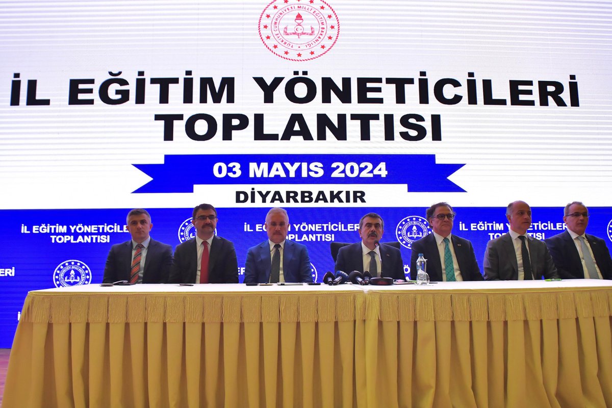 Milli Eğitim Bakanımız Sayın Yusuf Tekin'in #Diyarbakır programı kapsamında il eğitim yöneticileriyle buluştuk.

Sayın Bakanımızın başkanlığında gerçekleşen buluşmada İl yöneticilerimizle eğitim hususunda istişarelerde bulunduk.

📍 Diyarbakır/ İl Eğitim Yöneticileri Buluşması