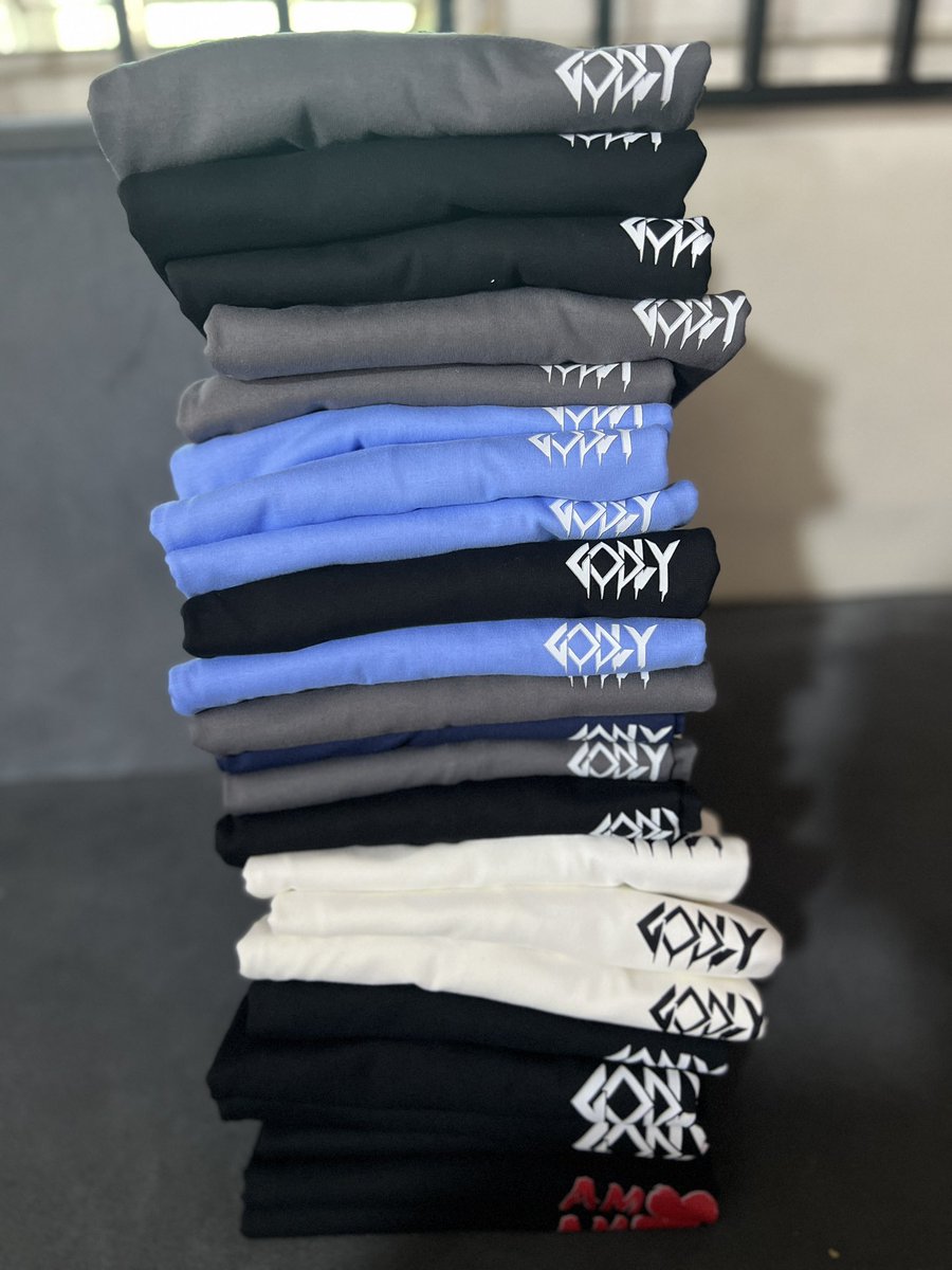 How many T-shirts do you think are here? 

First to get the correct answer gets a free plain black T-shirt. 

Also like and repost to qualify. 

#newthread #newthreadng #clothingbrandinlagos #clothingmanufacturerinlagos #clothingfactoryinlagos #viralvideo #tshirtsinlagos