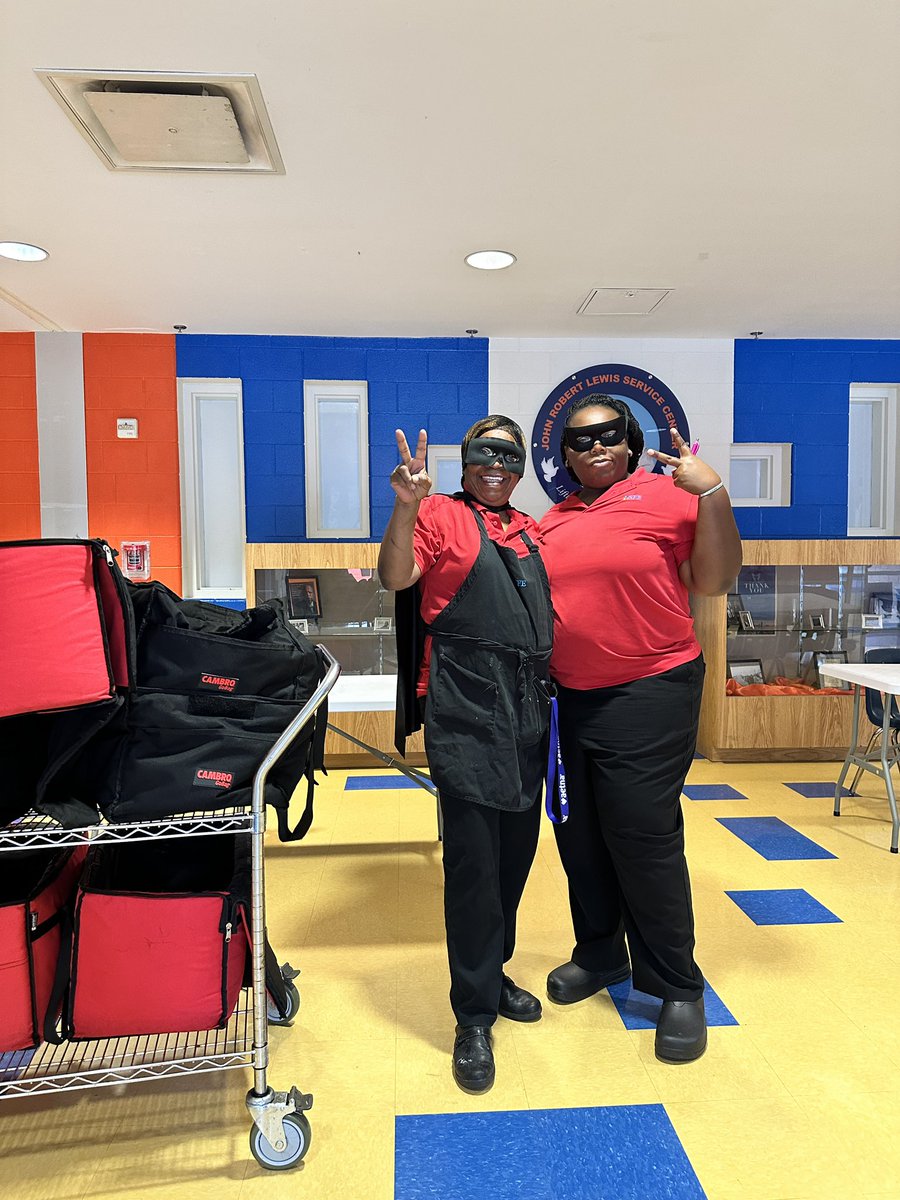 We had to S/O our amazing #SchoolLunchHeroes 🥗🥪 on School Lunch Hero Day! We’re grateful for such a SUPER friendly, caring and accommodating team! Thanks for all you do to make J.L.I.A. happy and healthier ✨ @Antonio_Grant1 @JLIADavis_APS @APMitchell_ @h_greenhill @DrNBall