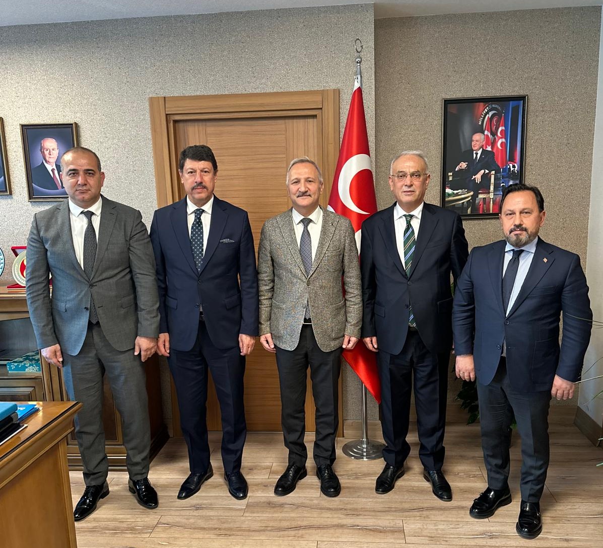 Aile, Kadın ve Sosyal Hizmet Politikalarından Sorumlu Genel Başkan Yardımcımız Sn. Ahmet Selim Yurdakul'a ziyarette bulunarak yeni görevinden ötürü tebrik ettik, hayır ve başarı dileklerimizi paylaştık.