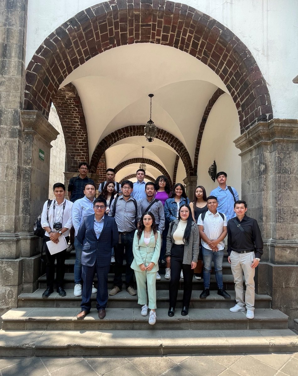 Nos dio mucho gusto recibir esta semana a dos grupos de estudiantes de la @FES_ACATLAN - licenciatura en relaciones internacionales, así como de la @UAMXoc - licenciatura en economía. ¡Sin duda encuentros que contribuyen a su formación educativa👏! #SREcercaDeTi