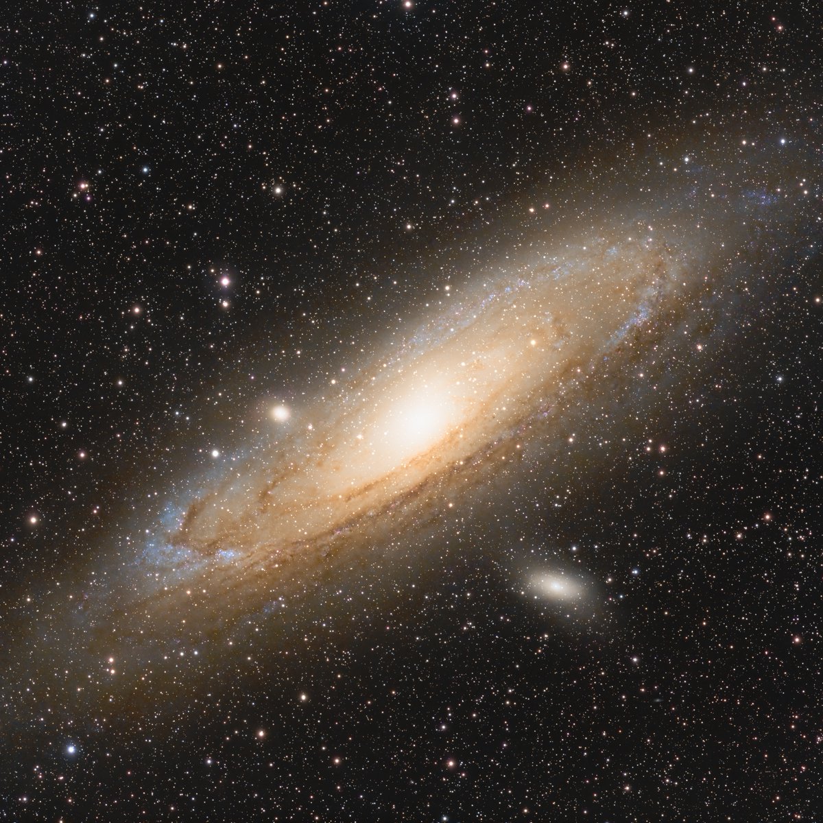 Happy National Space Day! 🚀✨ #TAMUengineering leads the charge in space exploration. Kudos to Ethan Achacoso '25, Lauren Railey '25, and Will Pierce '25 for capturing the cosmos in breathtaking astrophotography.