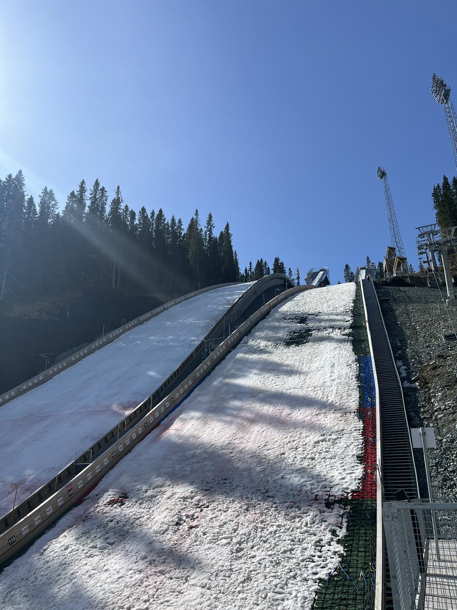 weszłam na górę schodami, poświęciłam skocznię, wellinger mistrzem świata trondheim 2025