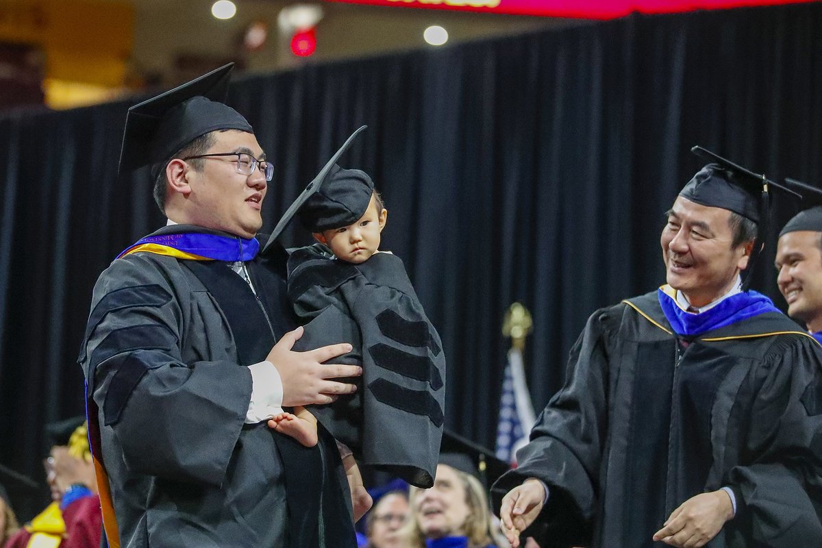 We're so #UMNProud〽️ of our 2024 graduates! 🎓🥹