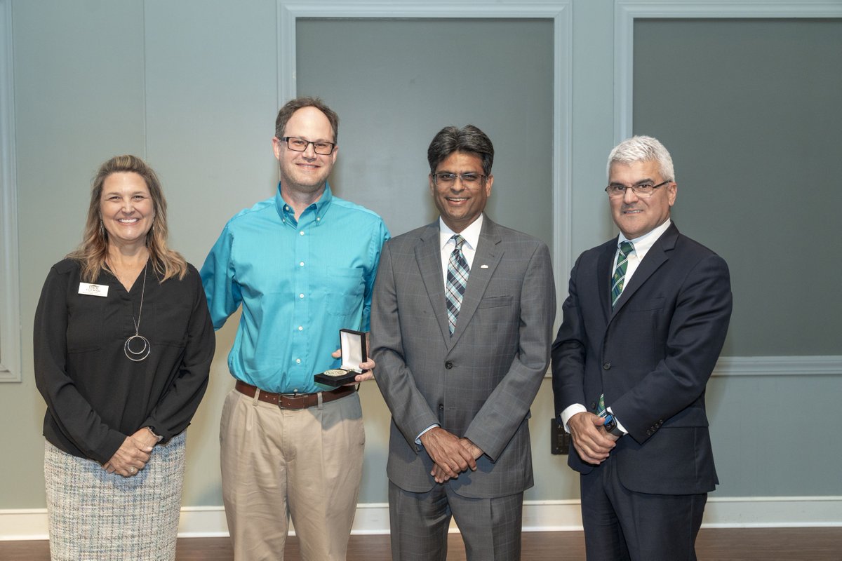 Congratulations to Jeremy Hilburn, WCE recipient of the Chancellor’s Teaching Excellence Award. Dr. Hilburn is a professor and coordinator of WCE’s MAT in Middle Grades Education program. bit.ly/3JQuUag