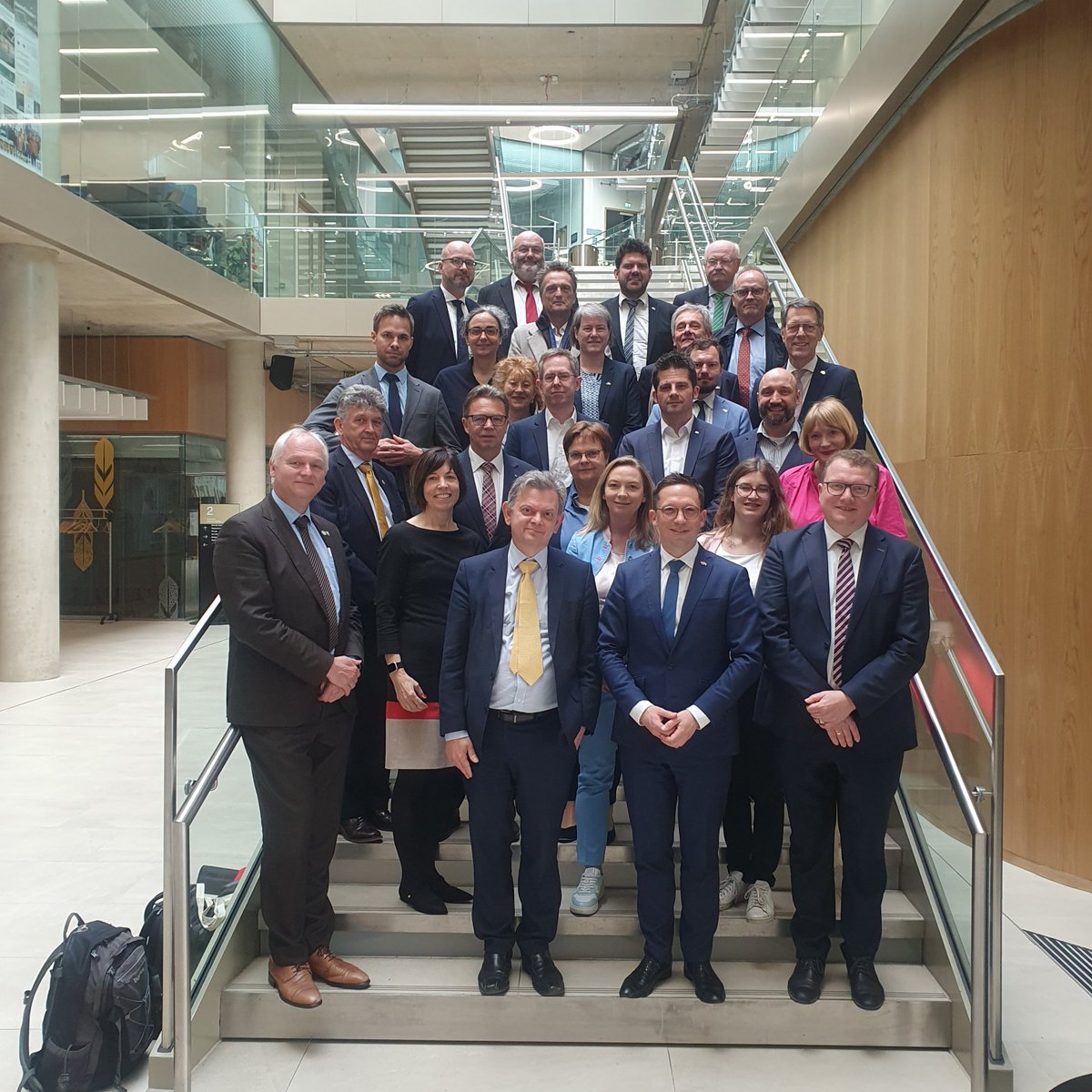UofGlasgow's tweet photo. Today we were delighted to welcome a delegation from the Lower Saxony State in Germany, including representatives from Government, Parliament &amp; the HE sector.

@UofGMVLS &amp; Hannover Medical School signed an MoU and we look forward to further developing collaborations in research. https://t.co/YsOmeOKAzB