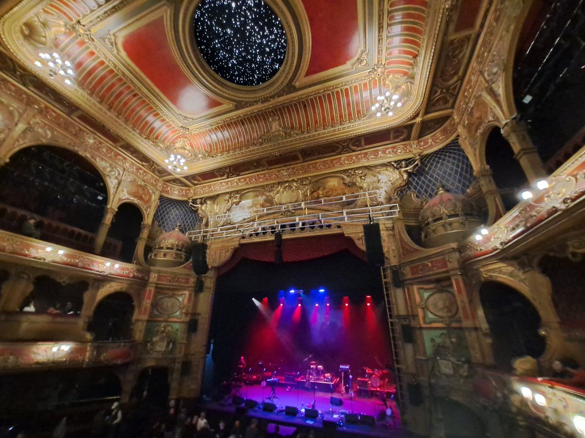 Verrrrrry excited to be at @HackneyEmpire tonight to hear so many great musicians performing @poguesofficial Red Rose For Me ☘️💚