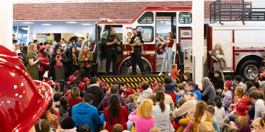calgarylibrary's tweet image. We would like to send a big thank you to everyone who joined us for the Engine 23 Opening Party at Fish Creek Library! 🚒 Want to learn more about the Engine 23 experience? Visit our website at: bit.ly/3U7gHvQ #CalgaryLibrary #Engine23
