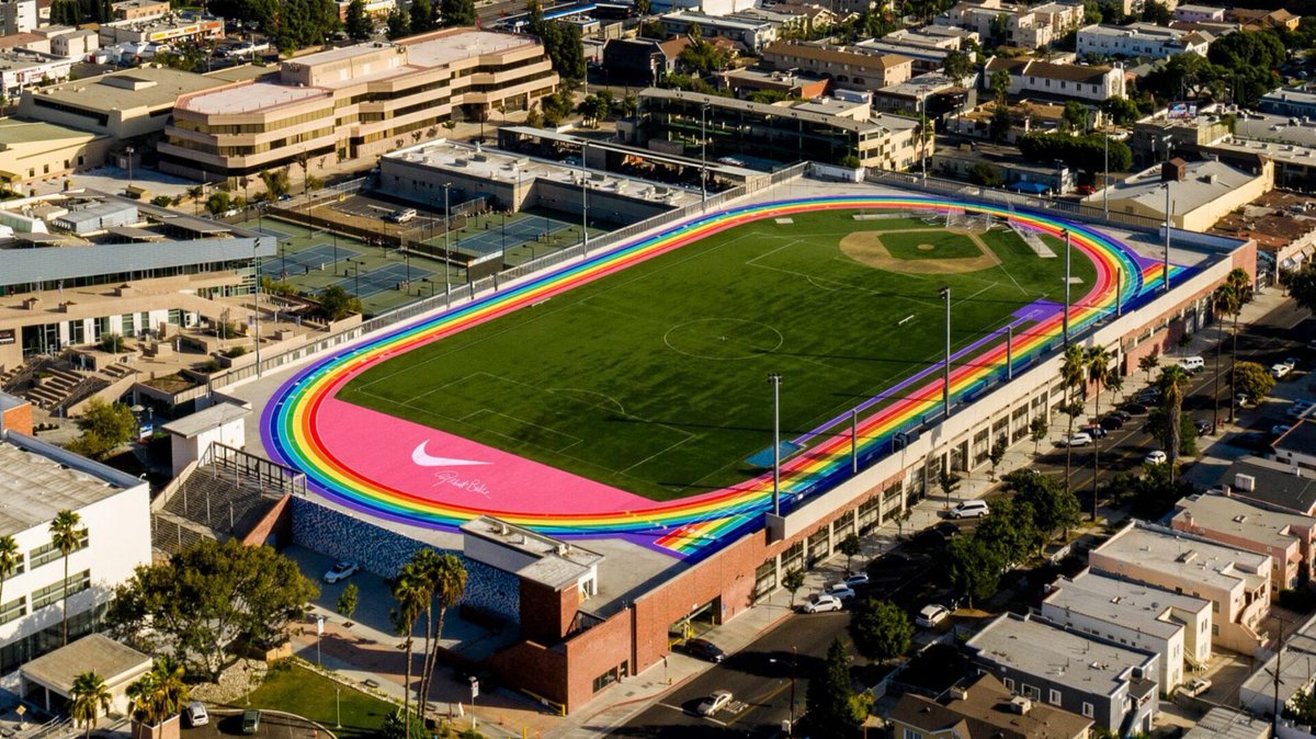 🏳️‍🌈🇫🇷 FLASH - Pour soutenir la cause LGBT, la piste d’athlétisme des JO de #Paris2024 sera de couleur arc-en-ciel.