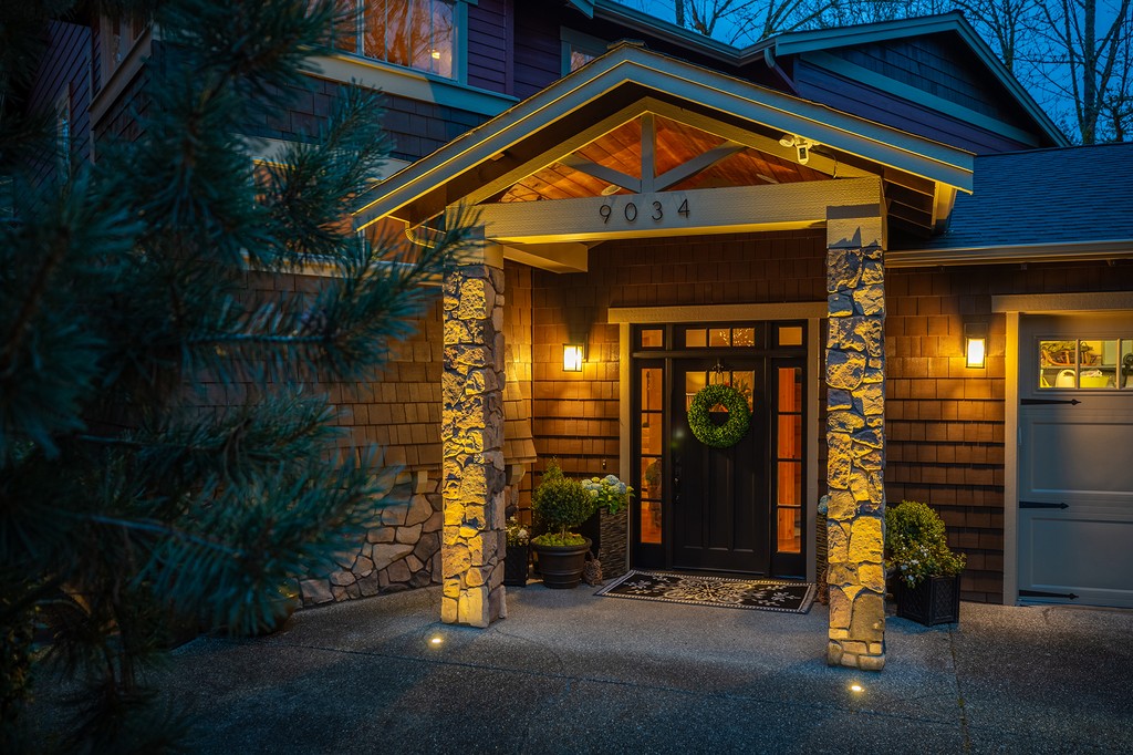 Adding uplighting to the pillars near the entrance is an excellent method for enhancing the ambiance and establishing a cozy and inviting entrance to the house.

#uplighting #entrylighting #outdoorlighting
