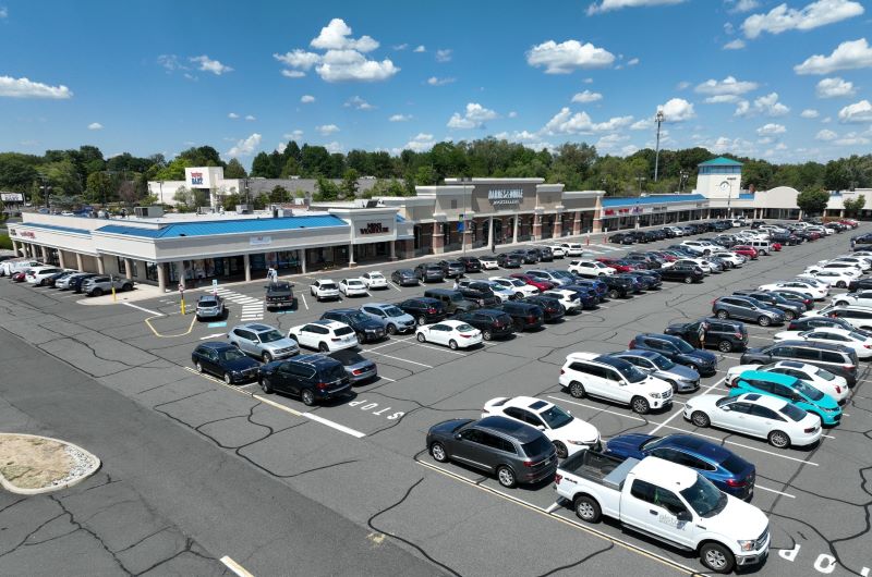 From The Briefing: 5-3-24
@levinmgt: #LiquorCave adds newest #brickandmortar #store with 7,400 sq. ft. #lease in #Bridgewater

ow.ly/yJcH50RvNfp

#NewJersey #NJ #TheDailyBriefing #RealEstateNJ #news #industrial #buy #sell #deal #commercial #CRE #NJCRE #RENJ