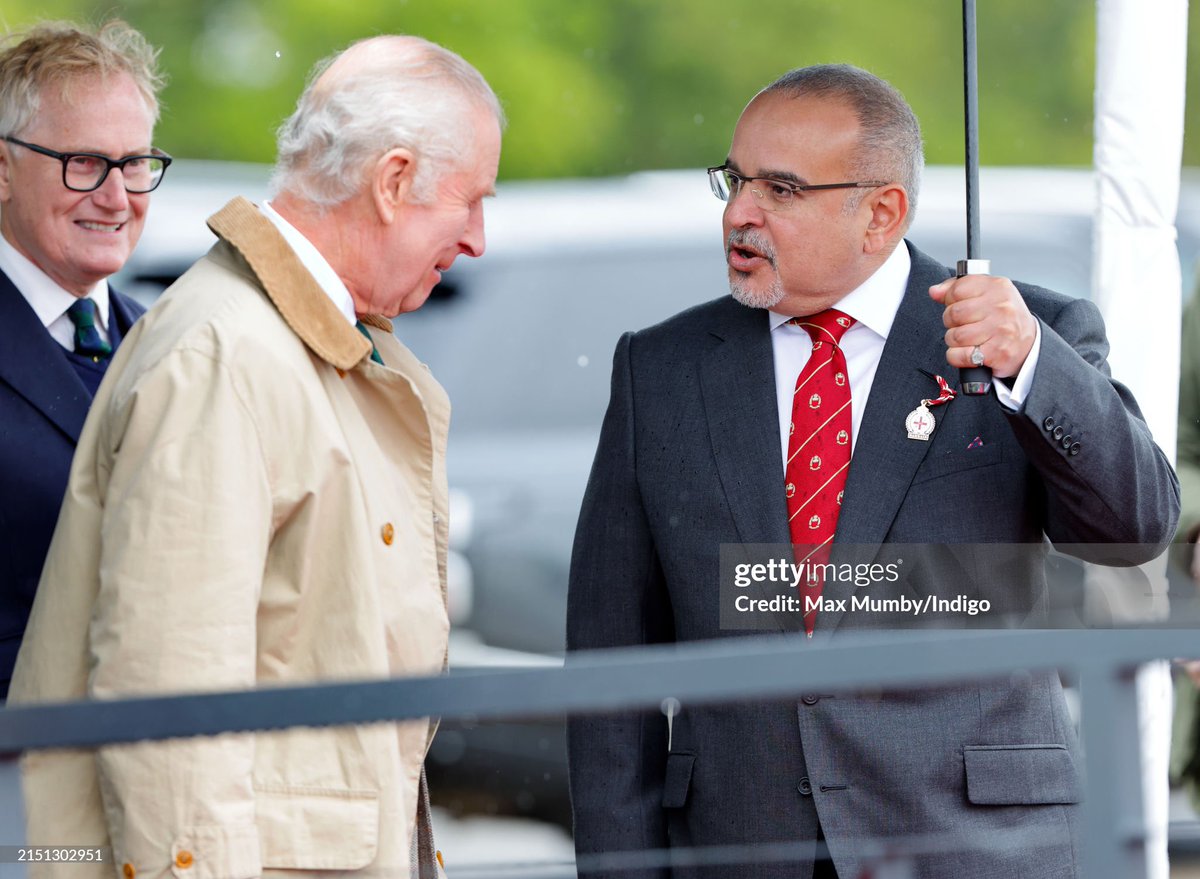 His Majesty The King is greeted by Crown Prince Salman bin Hamad Al Khalifa of Bahrain during the Royal Windsor Horse Show in Windsor today.

📸 Max Mumby