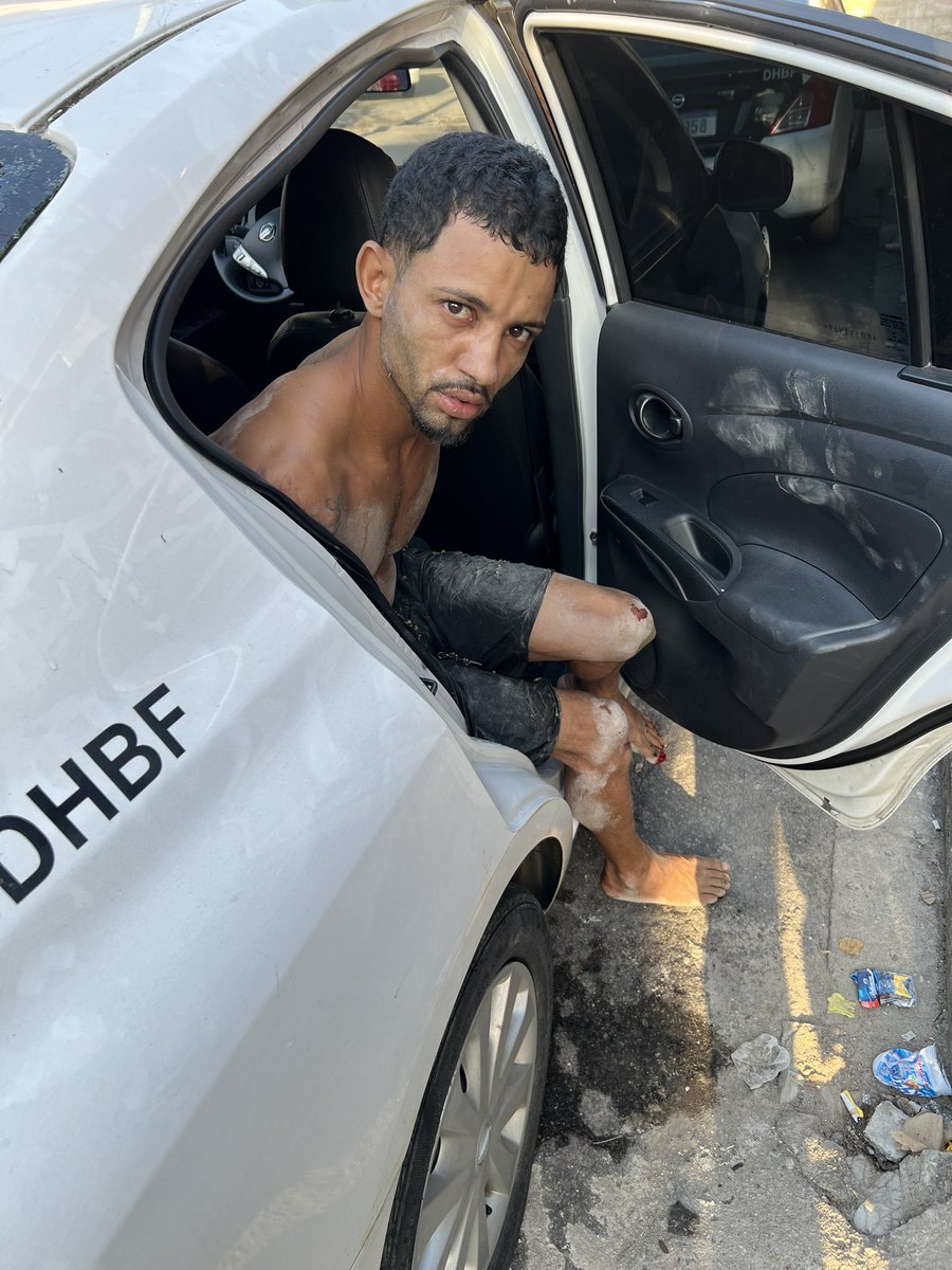 🚨 ATENÇÃO 🚨

Miliciano de nova aurora vulgo luquinhas e preso em padre Miguel por equipe da #DHBF  o mesmo possui diversos inquéritos em seu nome pela prática de homicídio. Parabéns <a href="/PCERJ/">Polícia Civil RJ</a>