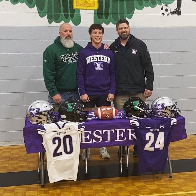 Shoutout to Carter Kellam from the @SJCEagles for signing at the next level with the @WesternMustangs Kellam is also a star player with @BisonsFootball and will suit up with the U18 team this summer. Congrats Carter! #LocalSports #519Proud #519Brantford @westernuFB