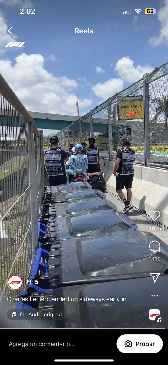 Mafebeduran's tweet photo. Leclerc en mototaxi 🥹❤️ https://t.co/ibsDcQqnjC