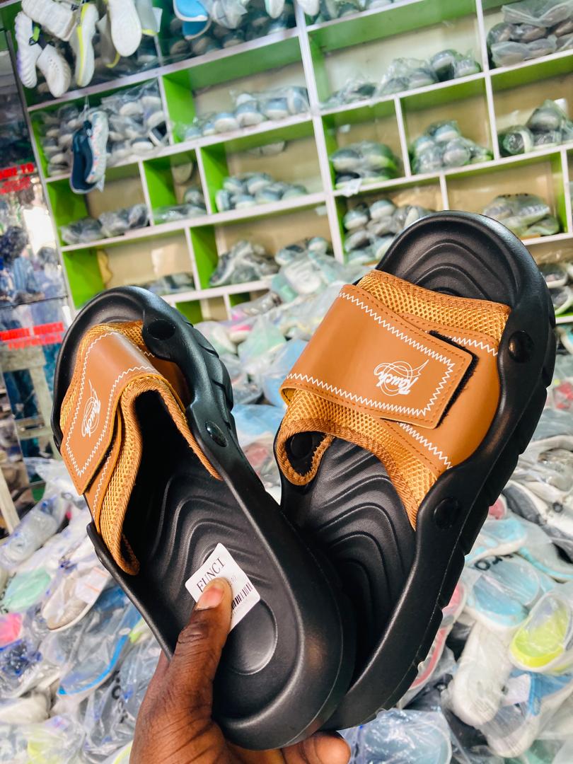 Funci Slide 🔥 N15,000 Whatsaap: 08067171382 1 USD #bobrisky Efcc Whitney Cubana