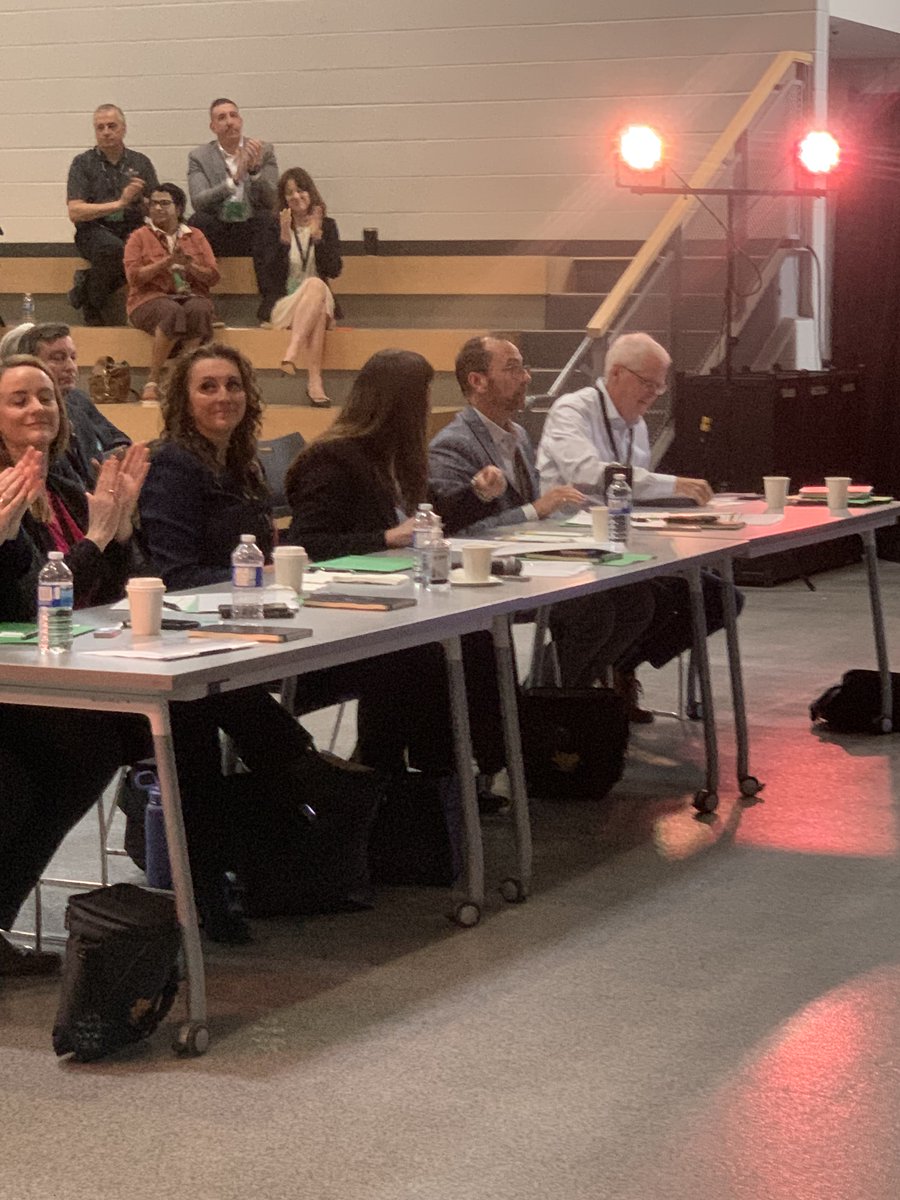 DataRealm tweet media