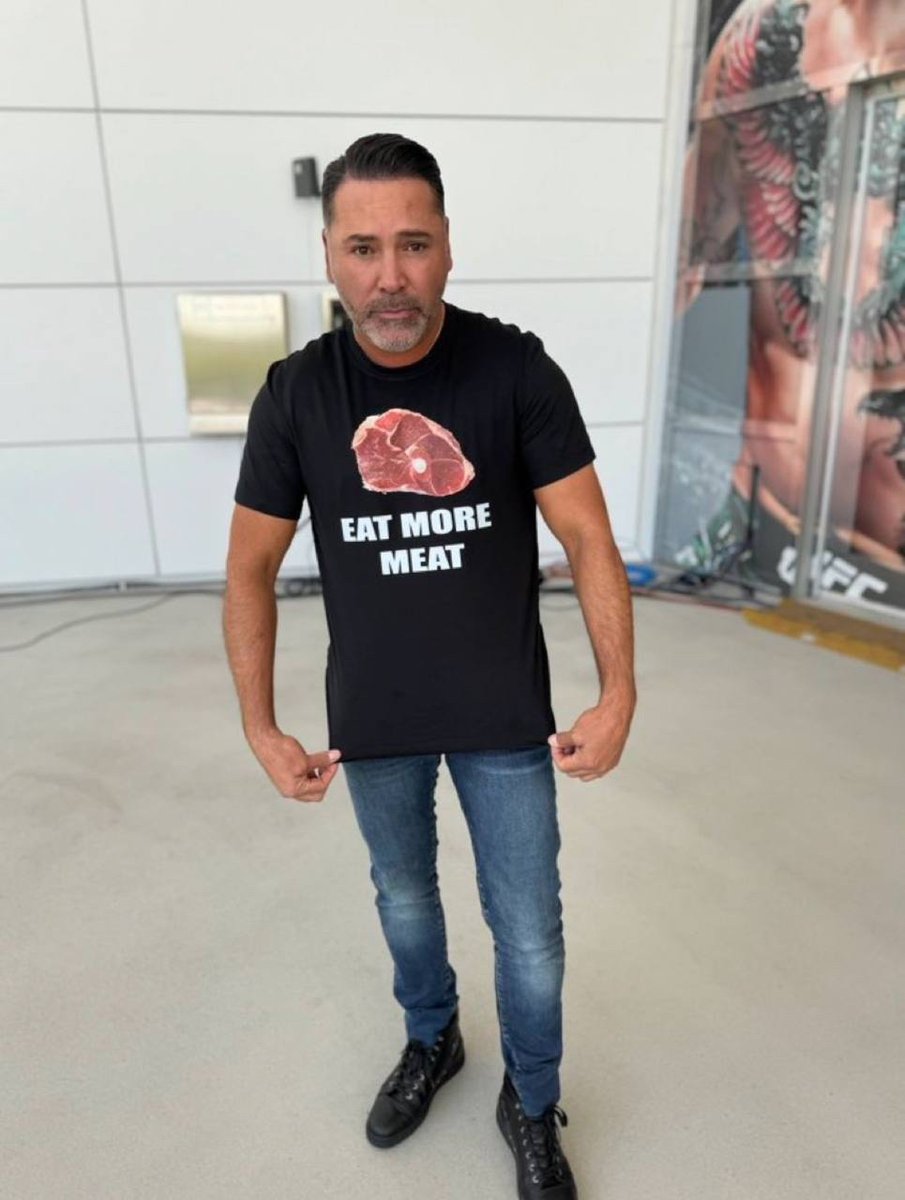 Oscar's Shirt 👀 @OscarDeLaHoya trolling a bit before weigh-ins kick off. Watch the #CaneloMunguia weigh-in for free via the link in our bio 🔗