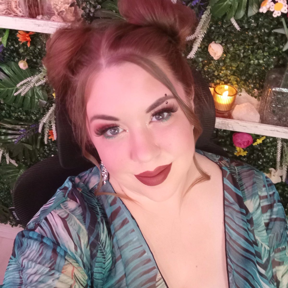 🥳Playing DBD today! 👖💨Yeet your pants and grab a drink!🤩

🌺Live right now on twitch.tv/brittars🌺

#deadbydaylight #deadbydaylightsurvivor #behaviour #playingwithviewers #twitchgirl #varietystreamer #twitch #twitchstreamer #makeuplook #nowlive #comehang #selfie