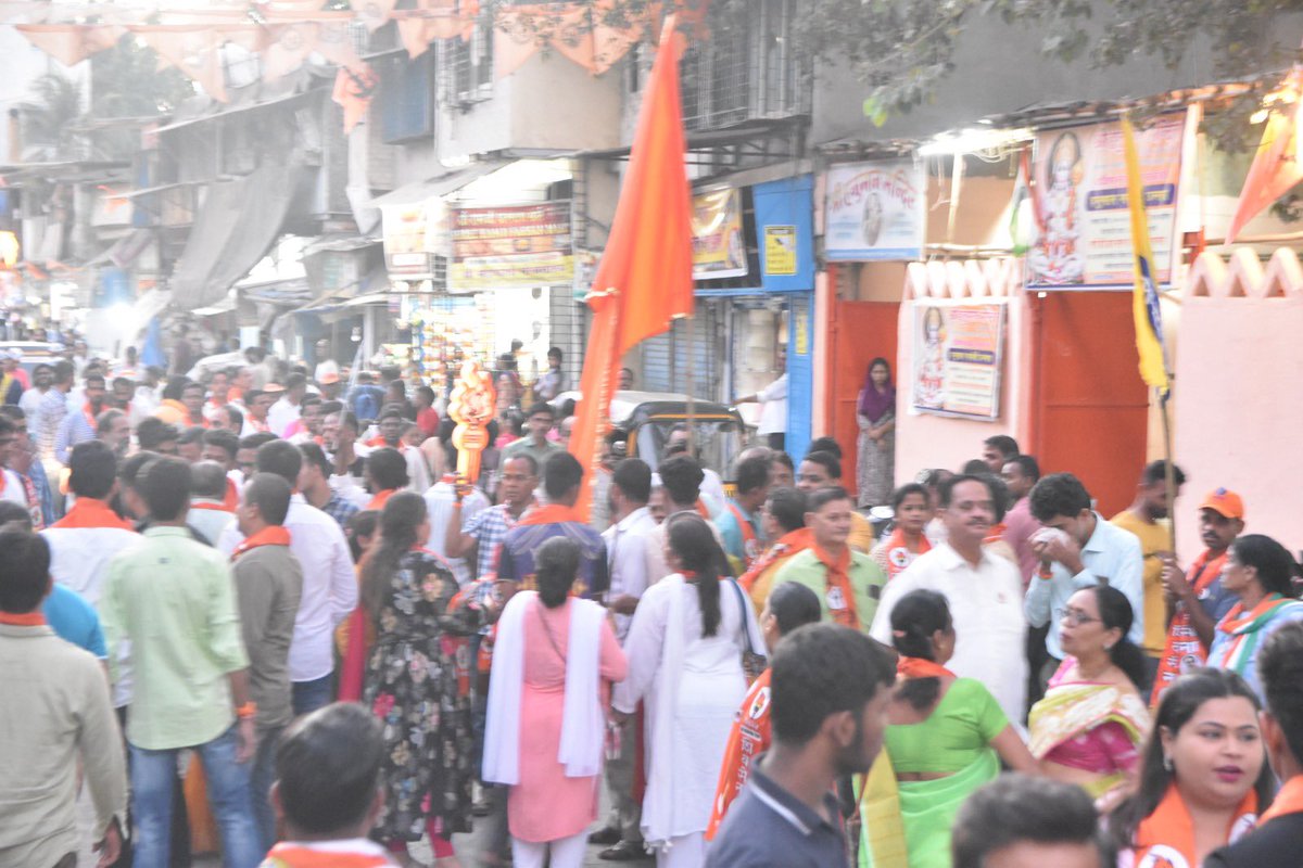 लोकसभा निवडणूक प्रचारार्थ गोरेगाव विधानसभेत सिद्धिविनायक मंदिर सितानगर ते कोयनानगर 'प्रचार फेरी' आयोजित करण्यात आली होती, यावेळी महाविकासआघाडीचे महिला पुरुष पदाधिकारी, कार्यकर्ते व शिवसैनिक मोठ्या संख्येने उपस्थित होते. यावेळी उपस्थितांशी व प्रचारफेरी मार्गावर जागोजागी आपुलकीने