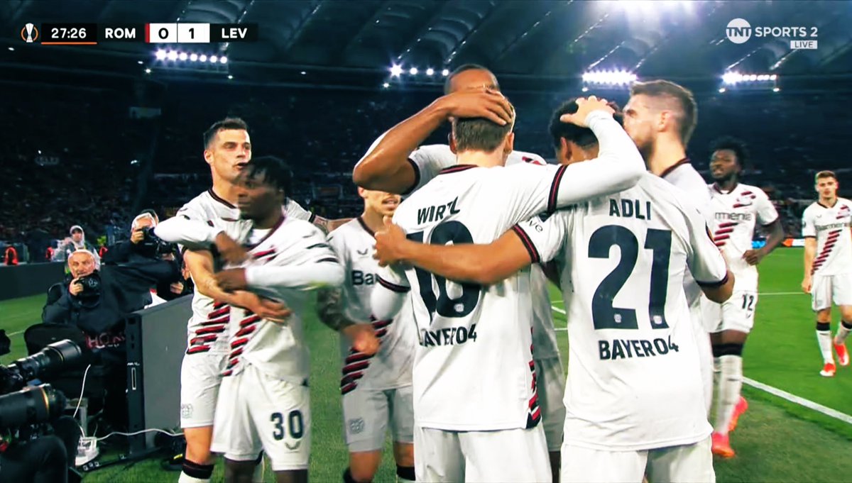 Bayer Leverkusen dominates Bundesliga Team of the Season bit.ly/4dsHmdZ