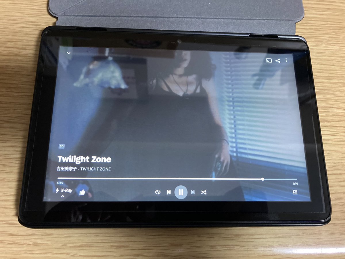 4:15A.M。
やっぱりこの時間に聴く、
吉田美奈子さんのアルバム、
「Twilight Zone」は凄くいい！
アルバムが醸し出す空気感とか最高。