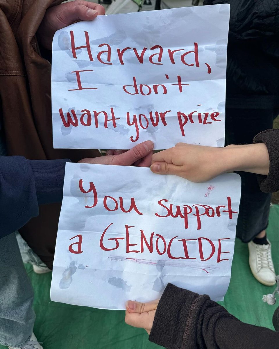 Harvard Üniversitesi'ni 1.'lik ile bitiren öğrenci GPA ödülünü reddetti

“Harvard, I don't want your prize, you support a GENOCIDE”

“Harvard, ödülünüzü istemiyorum SOYKIRIMI destekliyorsunuz ”

#Palestine #Gaza 
Haberin detayları için tıklayınız ⤵️
furkannews.com/harvard-univer…