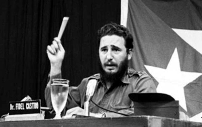 Vigencia de las palabras de #Fidel en 1961: '(...) los enemigos de la Revolución, no tienen ningún derecho contra la Revolución, porque la Revolución tiene un derecho: el derecho de existir, el derecho a desarrollarse y el derecho a vencer'.#FidelPorSiempre #EstaEsLaRevolución