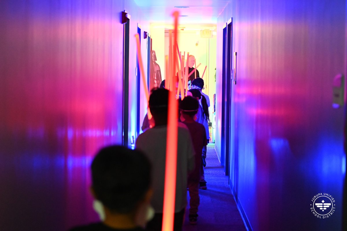 JurupaUSD's tweet photo. A class of future stormtroopers and C-3PO from Van Buren Elementary School visited the Education Center yesterday in honor of May 4th or Star Wars Day. Thank you to Mr. Atkinson's second-grade class for visiting. ⚔

🤖💫May the fourth be with you! 💫🤖 https://t.co/dX50iyko4X