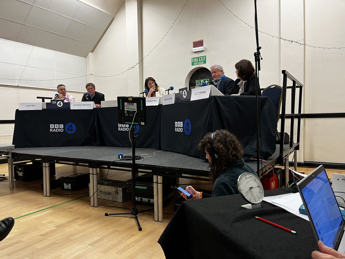 Fascinating debate already here in East Markham on #AnyQuestions @BBCRadio4