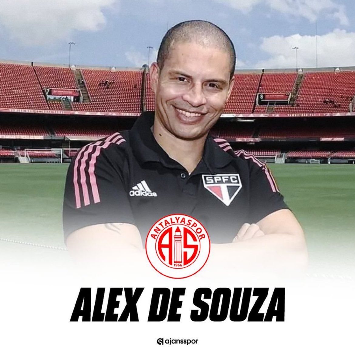 Antalyaspor, teknik direktörlük için Alex de Souza ile anlaştı. Alex de Souza, bu hafta Antalya'ya geldi. (Salim Manav)