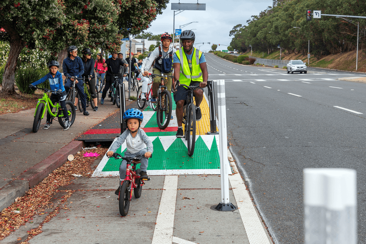 Complete Streets isn't just an idea—it is achievable with the right strategies & real commitment. Dive into @SmartGrowthUSA new Policy Action Guide to learn how to overcome hurdles and champion safe, sustainable communities: shorturl.at/acdNX