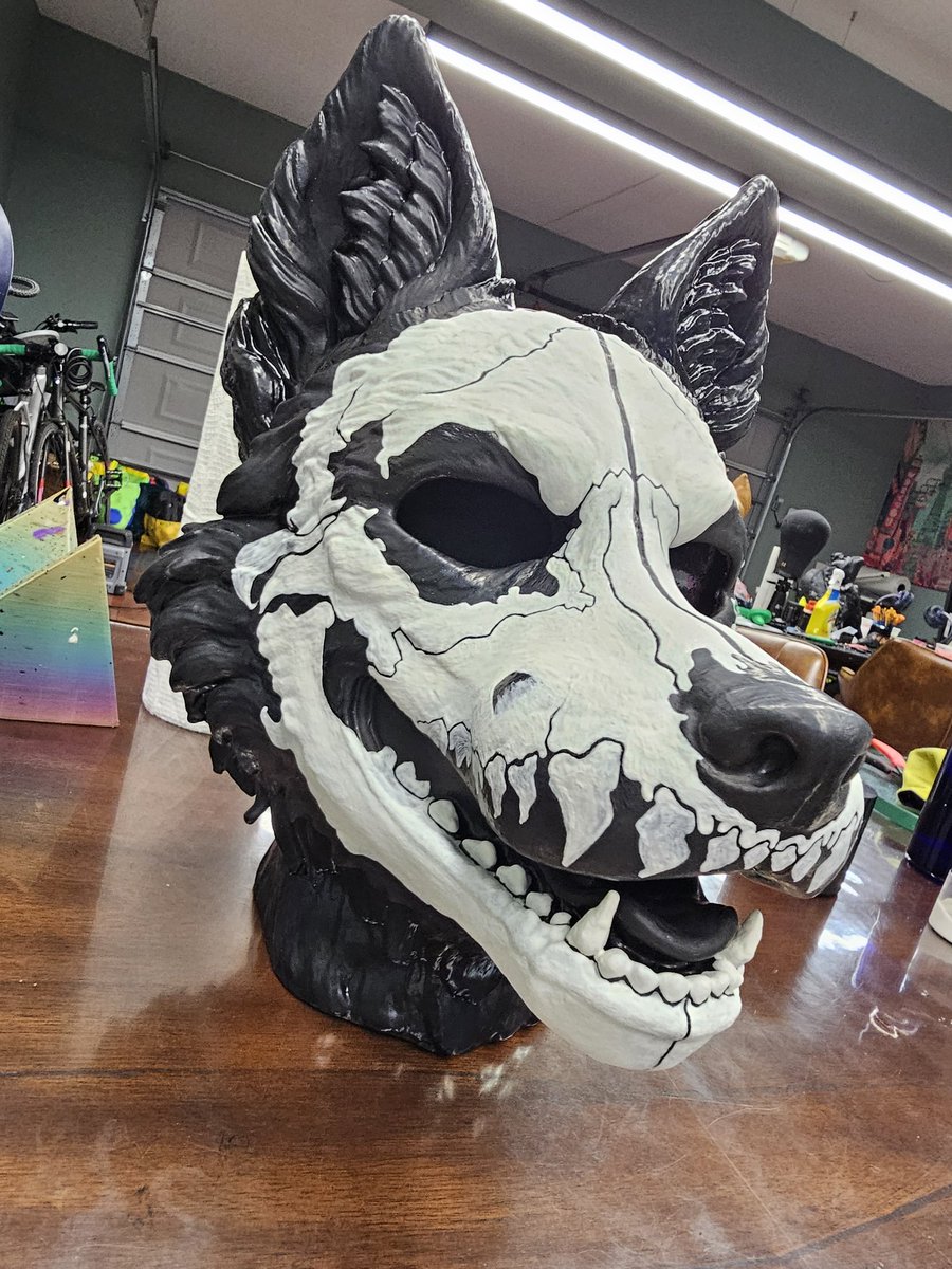 Streaming skull work on the Snap Jaw discord. I'll link in second tweet. <3