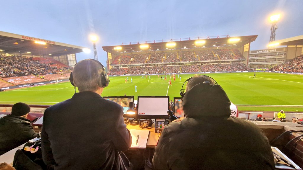 With Andy Hinchcliffe for Barnsley v Bolton in the #EFLPlayOffs semi final first leg. Live right now on Sky Sports Football