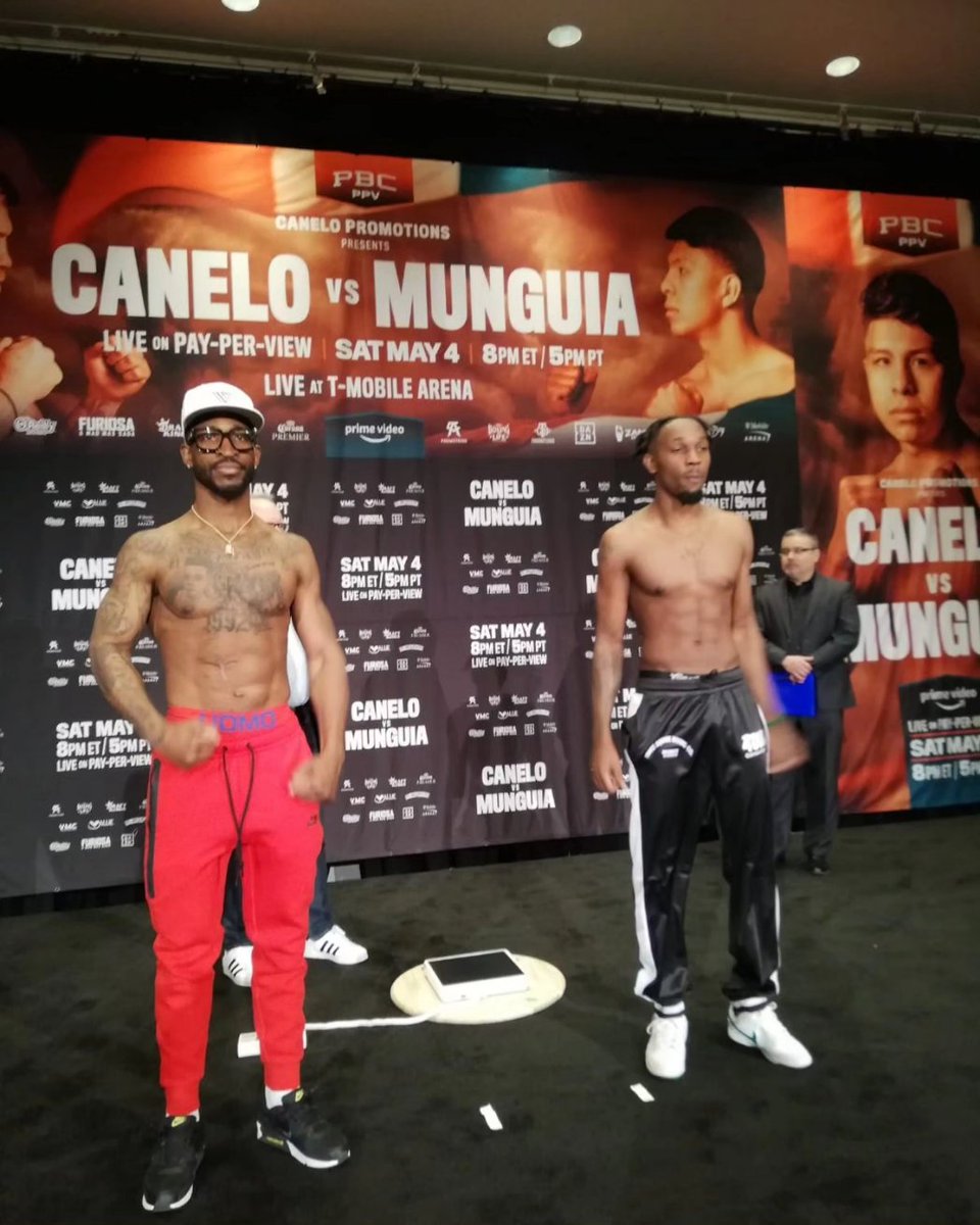 ✅️ Weigh-In | 🇨🇺 William Scull (167,2 lbs) ‐ 🇺🇲 Sean Hemphill (167.4 lbs) 
.
.
#CaneloMunguia