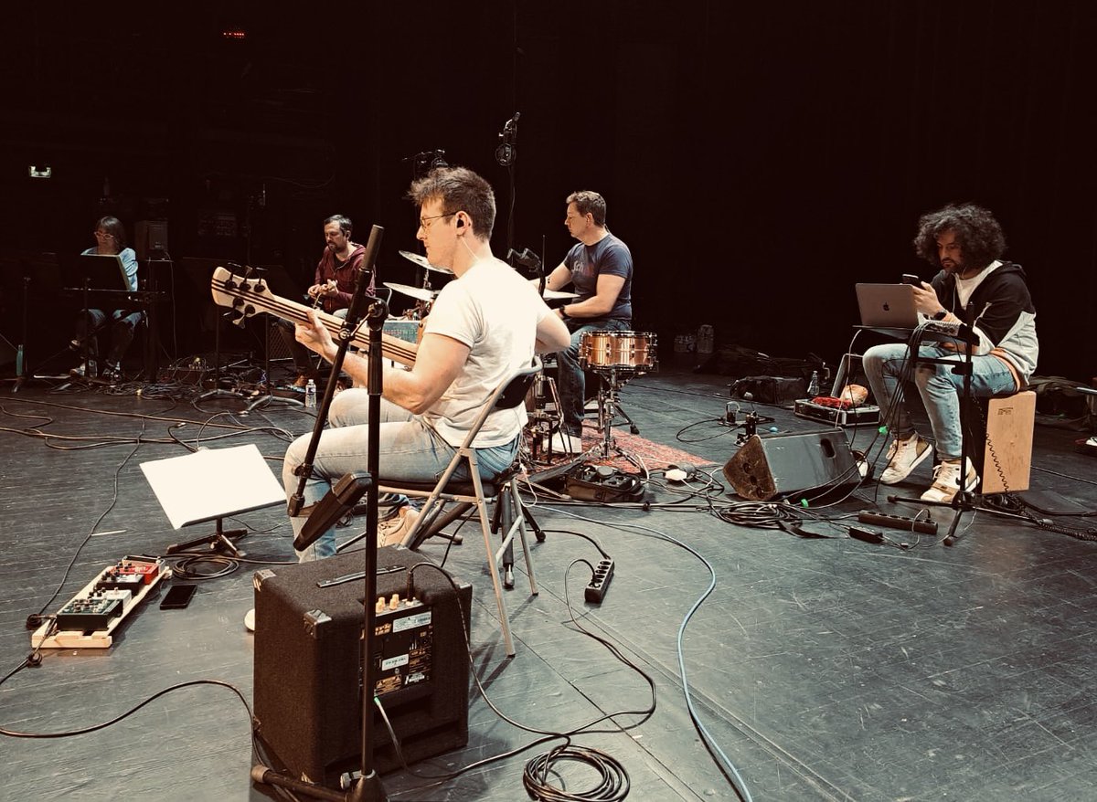 2 jours de résidence pour les CHAM du <a href="/BedelCollege/">Collège M Bedel</a>.
Travail vocal et scénique intense, mais toujours autant de partage musical et humain.
Hâte de rencontrer le public.
Pour soutenir nos projets futurs, rdv sur le lien dans la bio⤵️
<a href="/YesWeCHAM/">@yeswecham</a> 
<a href="/BndicteRobert/">Bénédicte Robert</a> <a href="/CAChatellerault/">GrandChatellerault</a>